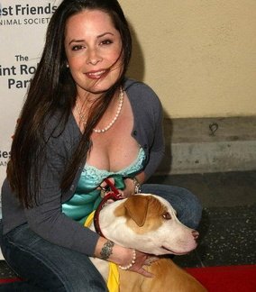 Holly Marie Combs sexy-ass